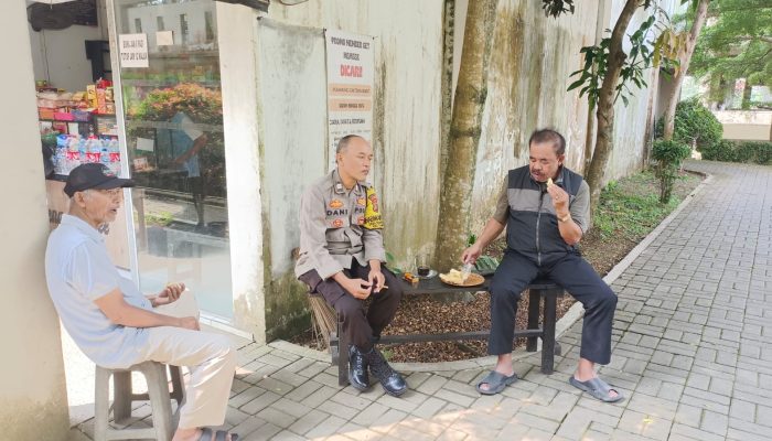 Sinergitas Polri dengan Warga Wilayah Desa Cikarawang Giat Sambang Warga
