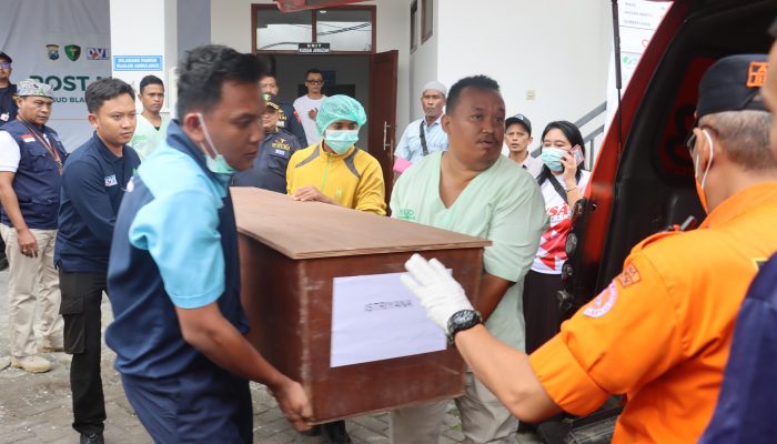 Polresta Banyuwangi Bersama Tim Gabungan Umumkan Dua Identitas Jenazah korban KMP Tunu Pratama Jaya