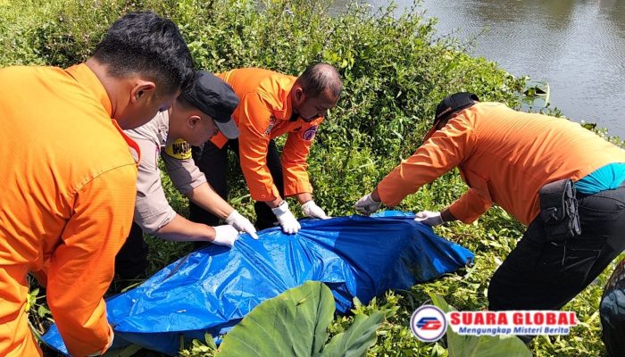 Mayat Pria Tanpa Identitas Ditemukan Mengambang di Sungai Brantas Malang
