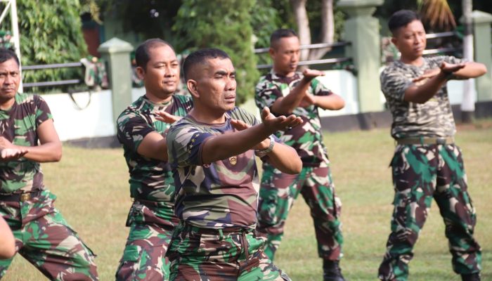 Latih Kemampuan Fisik serta Beladiri Prajurit Kodim 0826/Pamekasan Laksanakan Latihan Pencak Silat Militer
