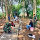 Kodim 0601/Pdg Karya Bhakti Bersama masyarakat di TMP Cihideung Barat Cimanuk Pandeglang