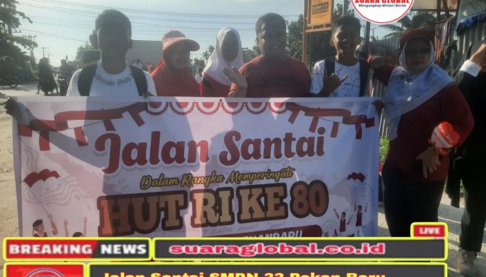 SMP Negeri 33 Pekanbaru Gelar Jalan Santai Dalam Rangka Memperingati HUT RI ke 80