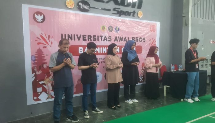 Universitas Awal Bros Rektor Dr.Yulinti Wulandari SKM MARS Gelar Turnamen Bulutangkis