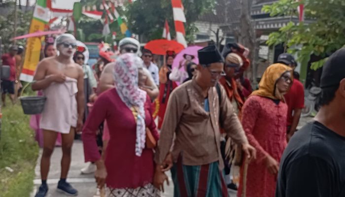 Karnaval di Desa Keyongan Lamongan Semarakkan Peringatan HUT RI ke 80
