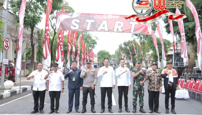 Kapolres Hadiri Lomba Gerak Jalan Tingkat SMP/MTs Serta SMA/MA/SMK Peringati HUT ke-80 RI
