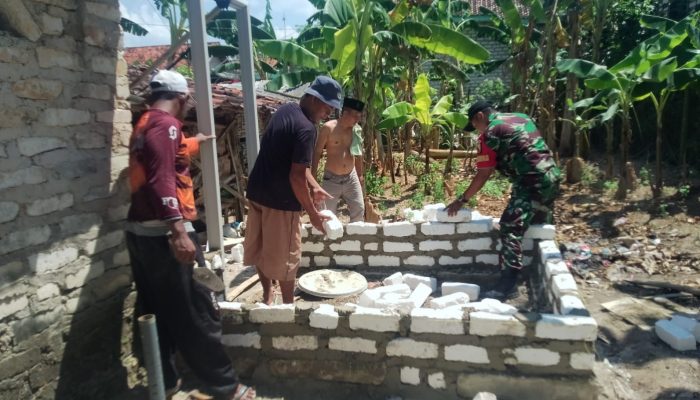 Babinsa Larangan Badung Dampingi Program Jambanisasi 