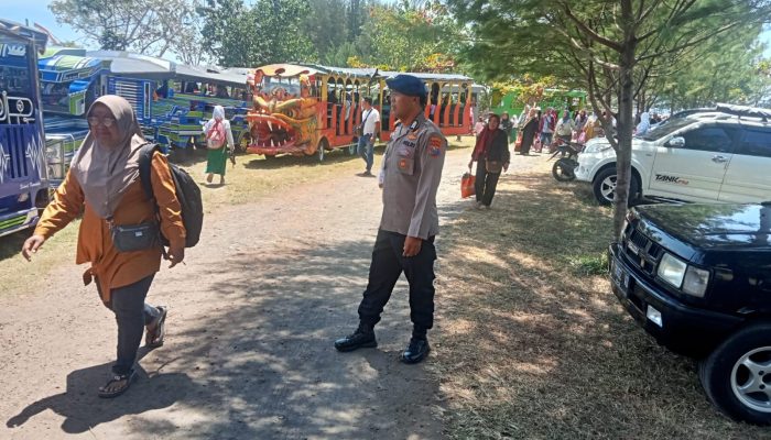 Personel Satpolairud Resta Banyuwangi Berikan Himbauan Kamtibmas Kepada Wisata Gumuk Kantong