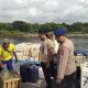 Aipda Haerul Umam SH Giat Patroli Binmas Serta Memberikan Edukasi Langsung Kepada Masyarakat Buruh Angkut Di Pelabuhan Marina Boom