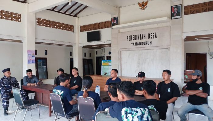 Pemuda Taman Suruh Lakukan Kegiatan Jum’at Berkah Berikan Satu Paket Sembako