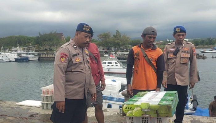 Personel Satpolairud Resta Banyuwangi Giat Patroli Serta Pemeriksaan Dokumen Kapal