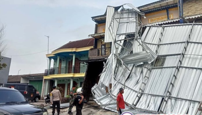 Hujan Lebat serta Angin Kencang 21 Rumah Warga Rusak