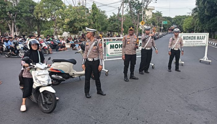 Polsek Lamongan Kota Laksanakan Pengamanan Nobar Liga II Persela Lamongan vs Persiku Kudus