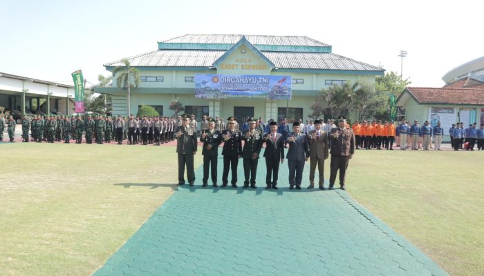Polres Lamongan Persembahkan Serangkaian Surprise Dalam Rangka HUT TNI ke 80 Tahun 2025