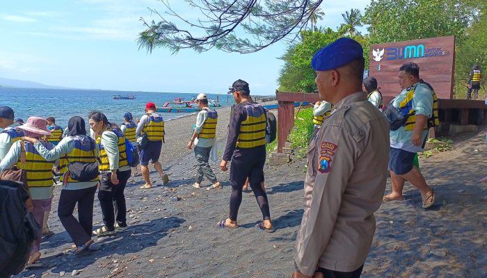 Bripka I Nyoman Suma Lakukan Patroli Dikawasan Wisata Green Watu Dodol