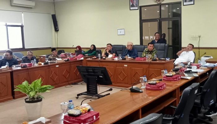 DPRD Rekomendasikan Untuk Tidak Membongkar Tembok Pembatas Dan Mendorong Pemda Membuat Kajian Andalalin Baru