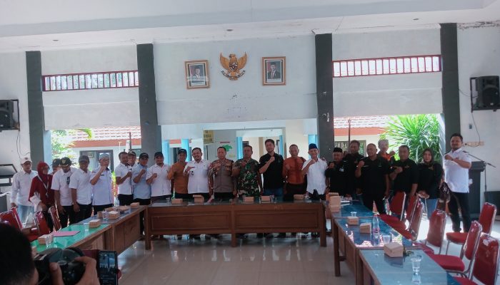 Camat Sekaran Memfasilitasi Audensi Alam Bersatu Jaya