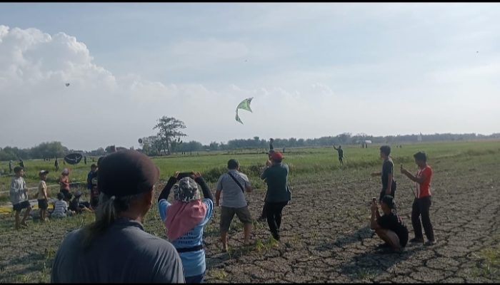 Komunitas Layang-Layang KSL Gelar Acara Kopdar di Sekaran
