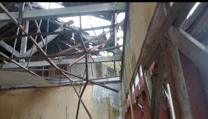 Kondisi Gedung SDN 1 Sugio Sangat Memprihatinkan Perlu Mendapat Perhatian dari Pihak Terkait