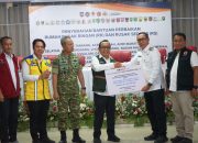 Menteri Koordinator Pembangunan Manusia Dan Kebudayaan Republik Indonesia Serahkan Bantuan Stimulan Rumah Rusak