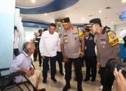 Kapolda Jatim Cek Pos Terpadu dan Pos Pam di Surabaya Pastikan Layanan Mudik Berjalan Optimal