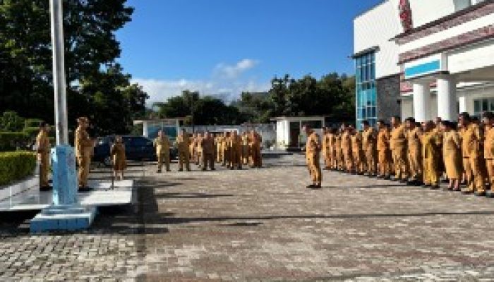 Bupati Tapanuli Utara Pimpin Apel Gabungan Tekankan Integritas Menghadapi Libur Panjang