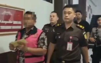 Penyidik Pidsus Kejari Sidoarjo Tahan Kades Mulyodadi Terkait Dugaan Korupsi Hampir 1 Miliar