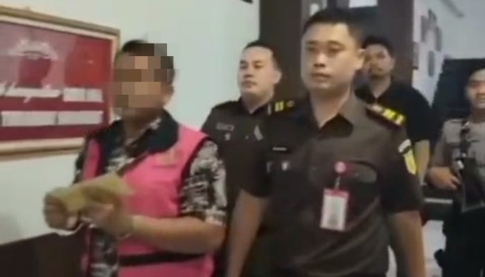 Penyidik Pidsus Kejari Sidoarjo Tahan Kades Mulyodadi Terkait Dugaan Korupsi Hampir 1 Miliar