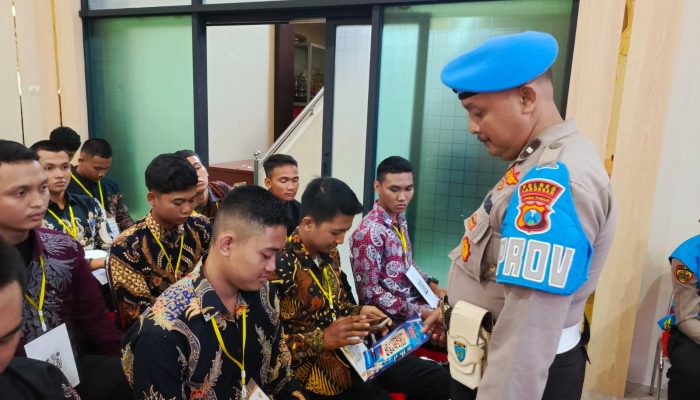 Perkuat Integritas dan Transparansi   Sipropam Polres Lamongan Sosialisasikan QR Barcode Yanduan kepada Casis Polri T.A 2026