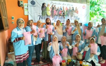 Pelatihan Kue Kering Kalipuro Dari Ibu Rumah Tangga Menuju Pelaku UMKM Tangguh