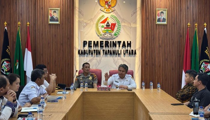 Wakil Bupati Tapanuli Utara Fasilitasi Dialog Unjuk Rasa Terkait Pencairan Dana Supplier Makan Bergizi Gratis