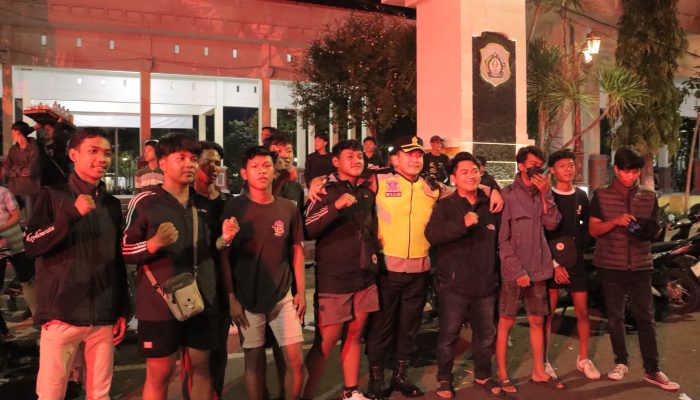 Kapolres Lamongan Terjun Langsung Amankan Persela Anniversary, Berjalan Meriah dan Kondusif