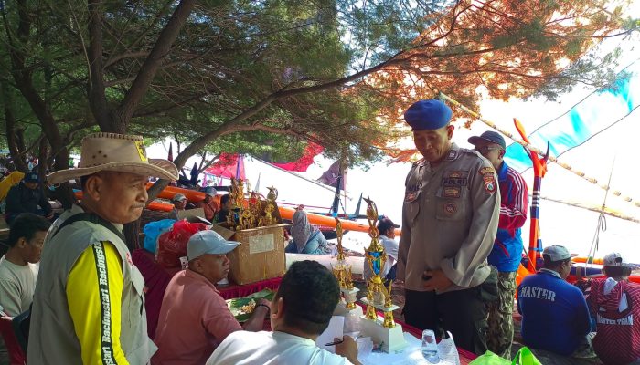 Satpolairud Polresta Banyuwangi Bersama Polsek Kalipuro Giat Pengamanan Lomba Perahu Layar