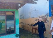 Wakil Bupati Sidoarjo, Mimik Idayana saat melakukan inspeksi mendadak (sidak) ke sekolah dasar negeri (SDN) Putat, Kecamatan Tanggulangin. Melihat kondisi kerusakan gedung yang sangat membahayakan para siswa dan mengganggu proses belajar mengajar, Mimik Idayana perintahkan Kadis pendidikan dan kebudayaan agar Segera merenovasi gedung sekolah tersebut secara total dengan menggunakan anggaran dari banpres (bantuan presiden)