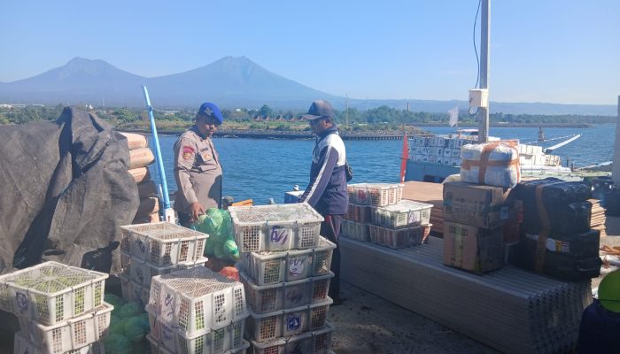 Aipda Haerul Umam Giat Patroli Serta Berikan Bimbingan Kepada Masyarakat Buruh Marina Boom