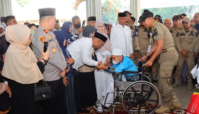 Pemko Tebing Tinggi Lepas Keberangkatan 82 Jemaah Haji Menuju Tanah Suci