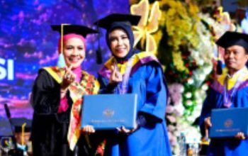 Di Tengah Kesibukannya Sebagai Pejabat Publik, Mimik Idayana Selesaikan Pendidikan Strata Satu 