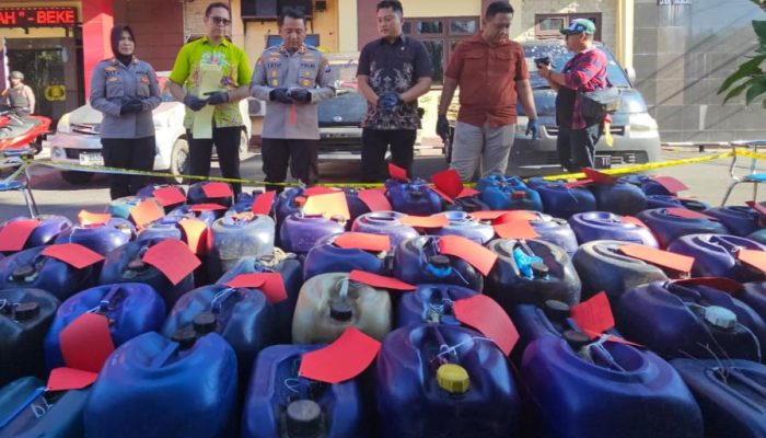 Tujuh Tersangka Penyalahgunaan BBM Diamankan Polres Probolinggo