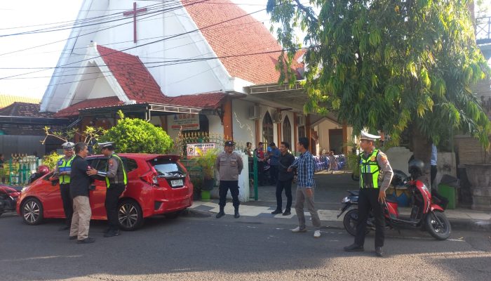 Polres Lamongan Sterilisasi dan Amankan Gereja Saat Ibadah Kenaikan Yesus Kristus