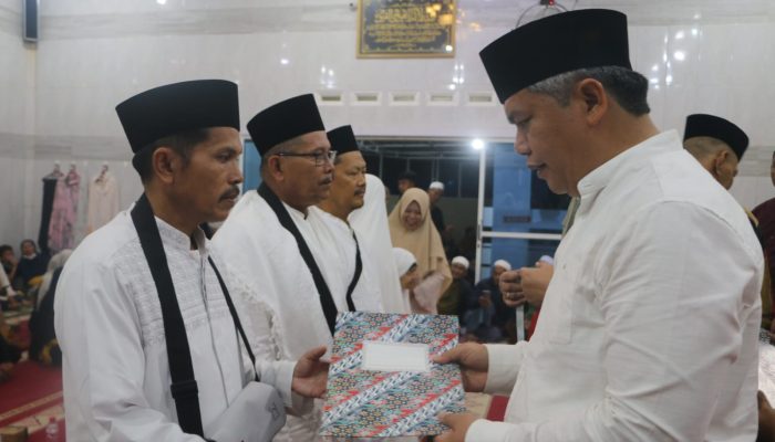 Pemerintah Kabupaten Tapanuli Utara Lepas Keberangkatan Tujuh Calon Haji Harapkan Kembali Tetap Sehat