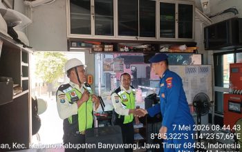 Aiptu I Gede Eka Giat Patroli Serta Berikan Himbauan Kepada Security Pertamina Untuk Selalu Mengutamakan Keselamatan
