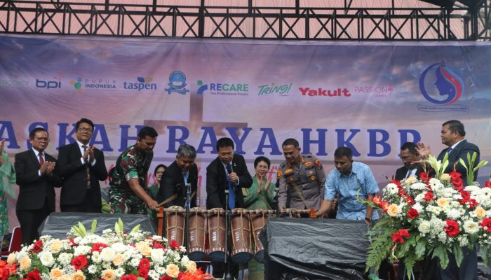 Pemerintah Kabupaten Tapanuli Utara Ajak HKBP Sinergi Bangun Generasi Brilian Kembangkan Wisata Rohani Salib Kasih