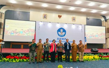 Bupati Tapanuli Utara Menetapkan Surat Keputusan Tentang Pembentukan Kelompok Kerja Budaya Sekolah Aman Nyaman