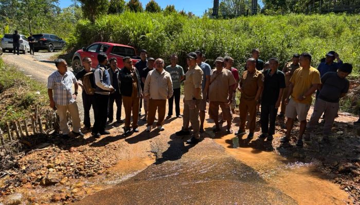 Bupati Tapanuli Utara Tinjau Pemulihan Jalan Bantuan Keuangan Propinsi Sumatera Utara Berikut Lokasi Hunian Tetap Bantuan Gubernur Jawa’ Barat
