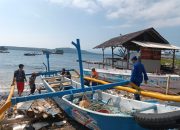 Satpolairud Resta Banyuwangi Giat Patroli Dialogis Di Pantai Meneng Serata Himbau Kepada Para Nelayan Utamakan Keselamatan