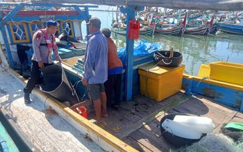 Aipda I Wayan Wedhana Menghimbau Kepada Masyarakat Nelayan Untuk Selalu Waspada Terhadap Perubahan Cuaca