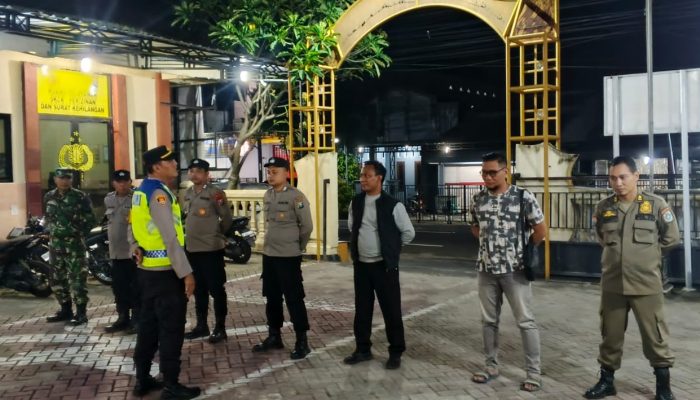 Polsek Bersama Koramil dan Satpol PP Kecamatan Mantup Gelar Patroli Malam Antisipasi Gangguan Kamtibmas