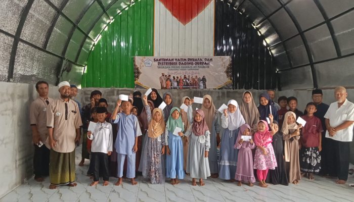 Pembagian Daging Qurban untuk Anak Yatim, Dhuafa oleh Yayasan Pring Hawais At-Taubah