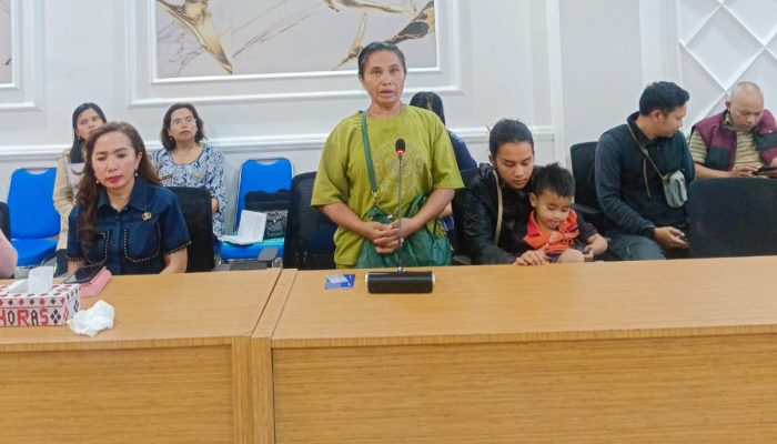 Pemerintah Kabupaten Tapanuli Utara Serahkan Santunan Korban Kebakaran Di Desa Hutatinggi Kecamatan Parmonangan