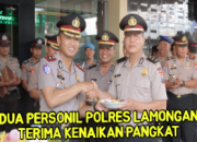 Dua Personel Polres Lamongan Terima Kenaikan Pangkat Pengabdian