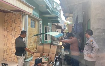 Warung di Brondong Tampak Biasa Ternyata Simpan Ratusan Botol Miras